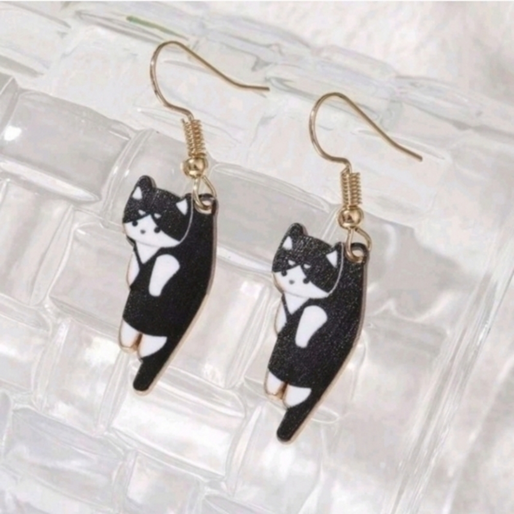 MODCLOTH BLACK KITTY EARRINGS 1